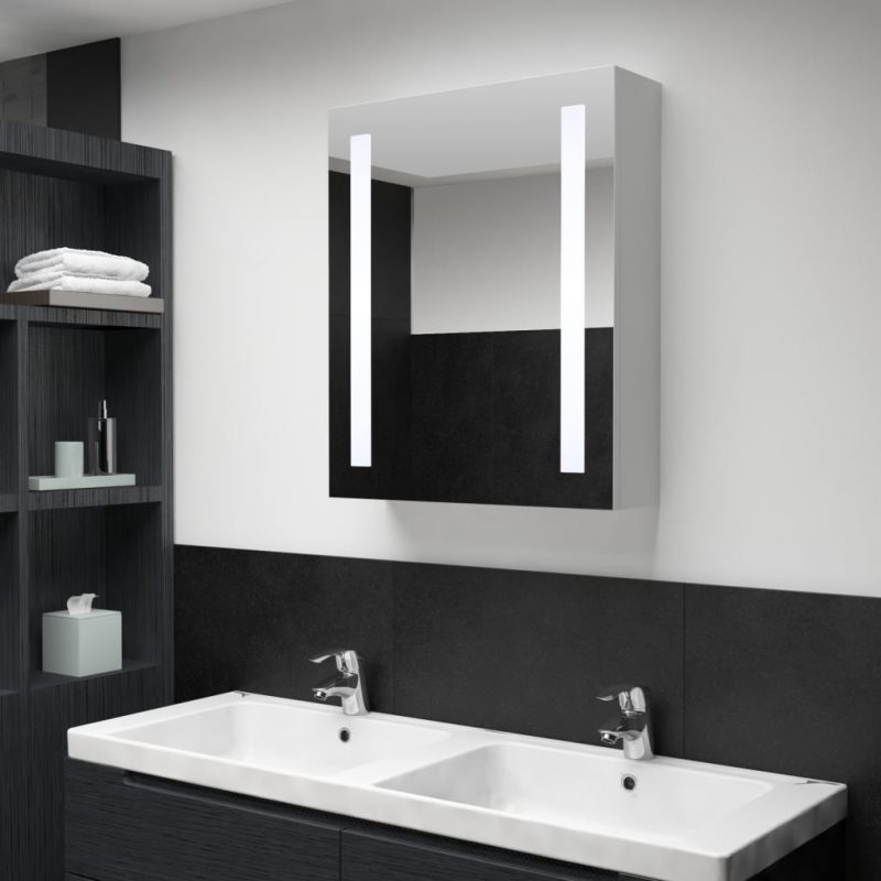 LED kopalniška omarica z ogledalom 50x13x70 cm
